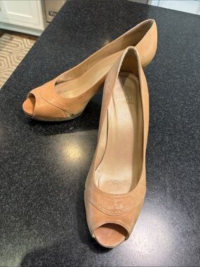 Stuart Weitzman Peep-Toe Heels in Tan Suede